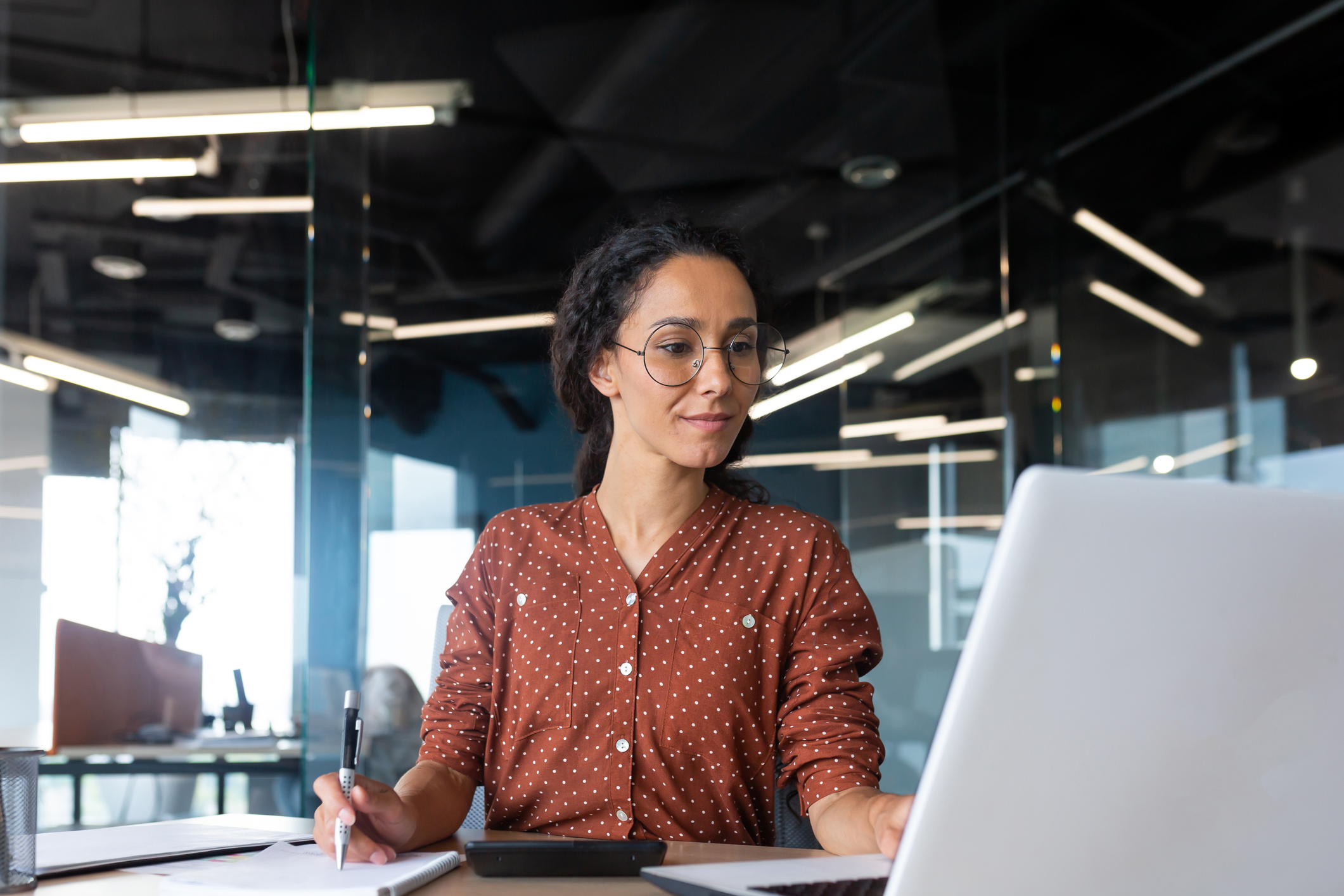 woman with laptop